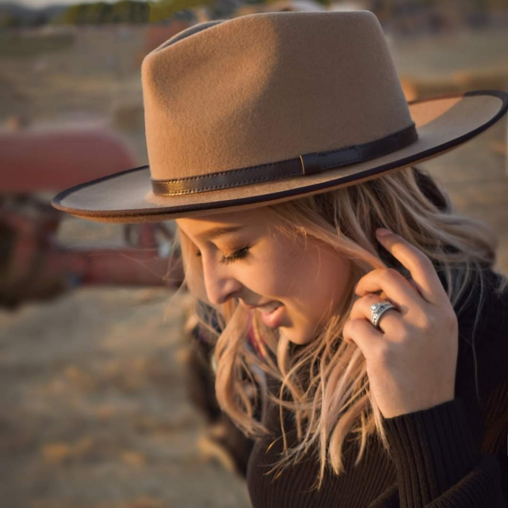 Meet your Posher, Ayana